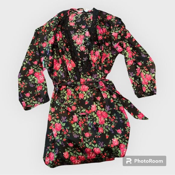 Other - ⚡️ Floral Tie Lightweight Robe ~ Size M ⚡️